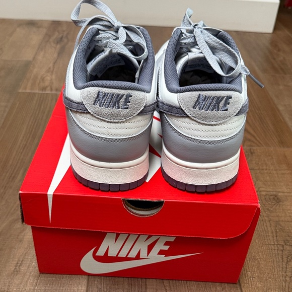 Nike Men's Light Gray and White Sneakers - Picture 5 of 7